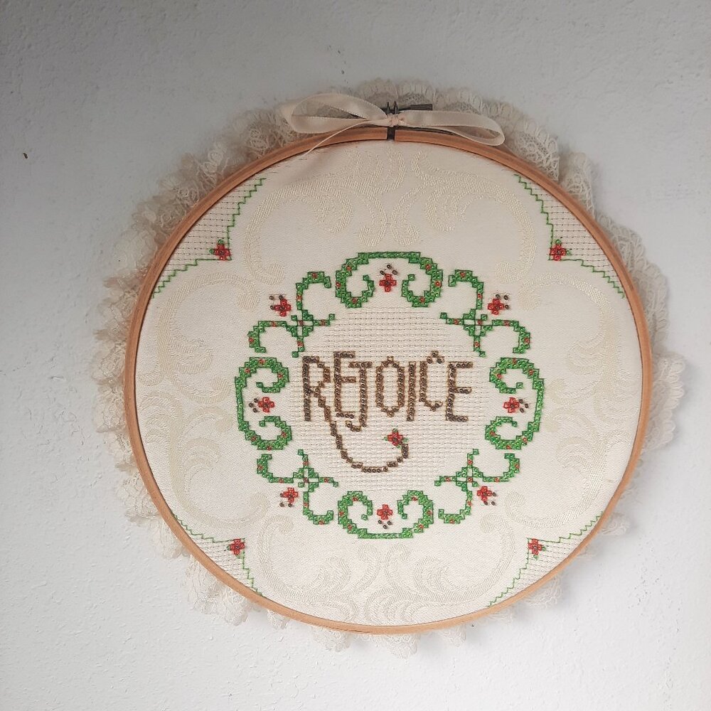 "Rejoice" Christmas Cross-Stitch Decor 9.5"